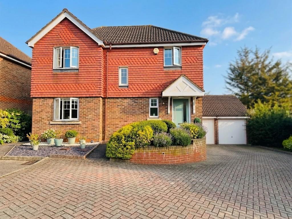 3 bed property in Tithe Close, Mill Hill, NW7, London